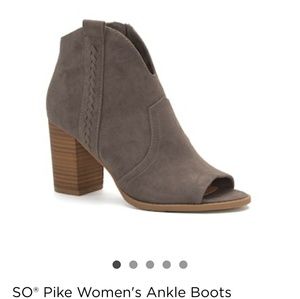 SALE! NWT SO Pikegrey Booties in Grey, sz 7.5